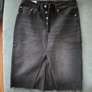 Levi's Black Midi Skirt